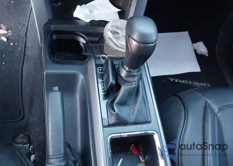 2017 Toyota Tacoma Trd Sport z USA, uszkodzony, nr VIN 3TMBZ5DNXHM006866